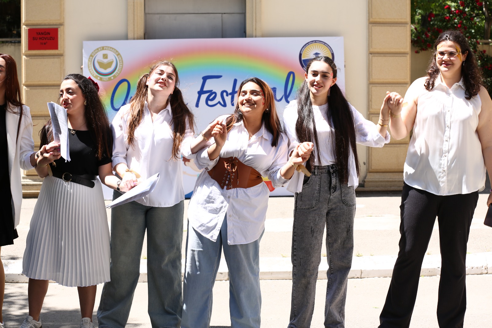 “Tələbələrimizə oynamağı öyrədirik” – ADPU-da keçirilən festivaldan REPORTAJ