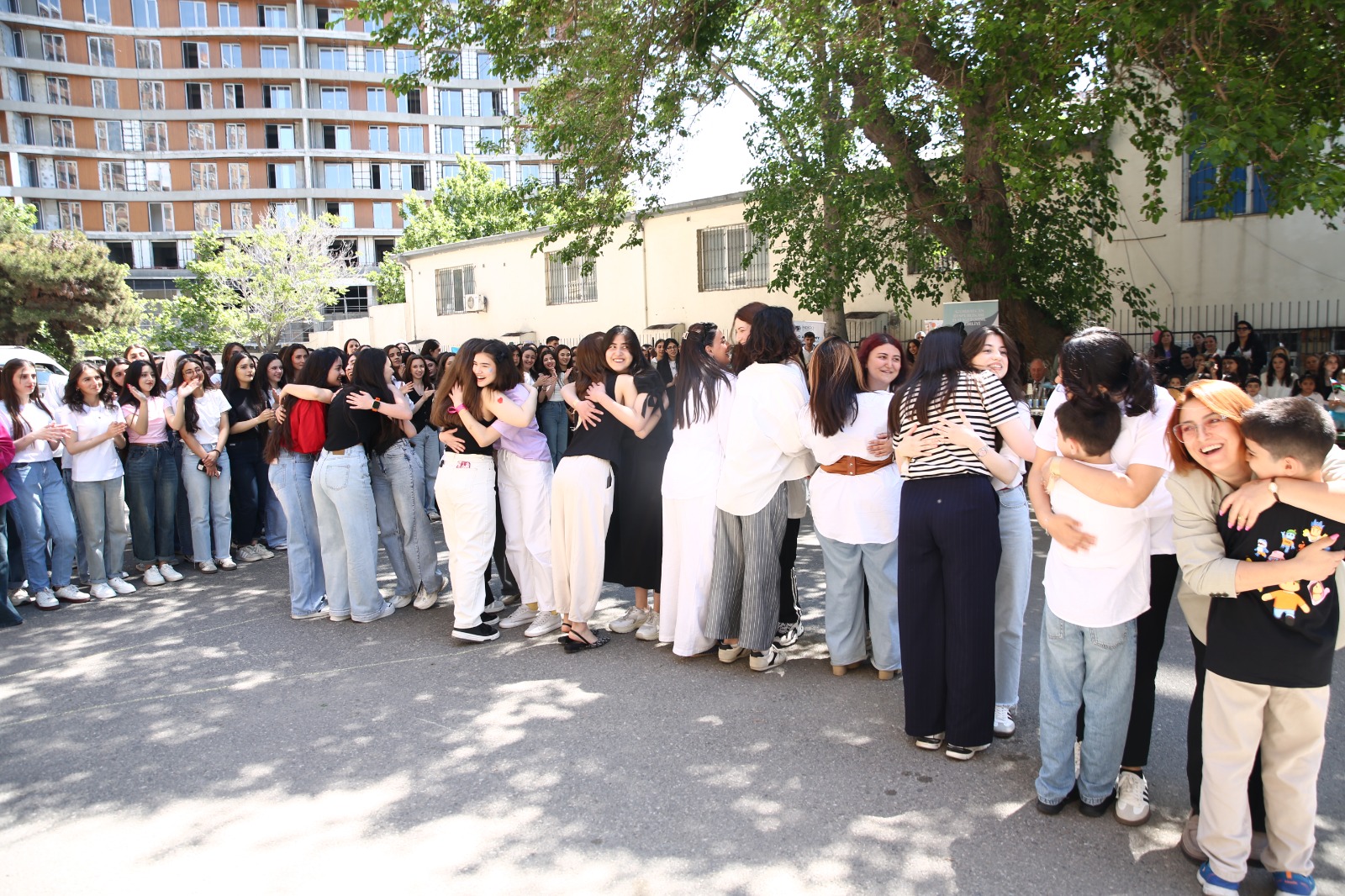 “Tələbələrimizə oynamağı öyrədirik” – ADPU-da keçirilən festivaldan REPORTAJ