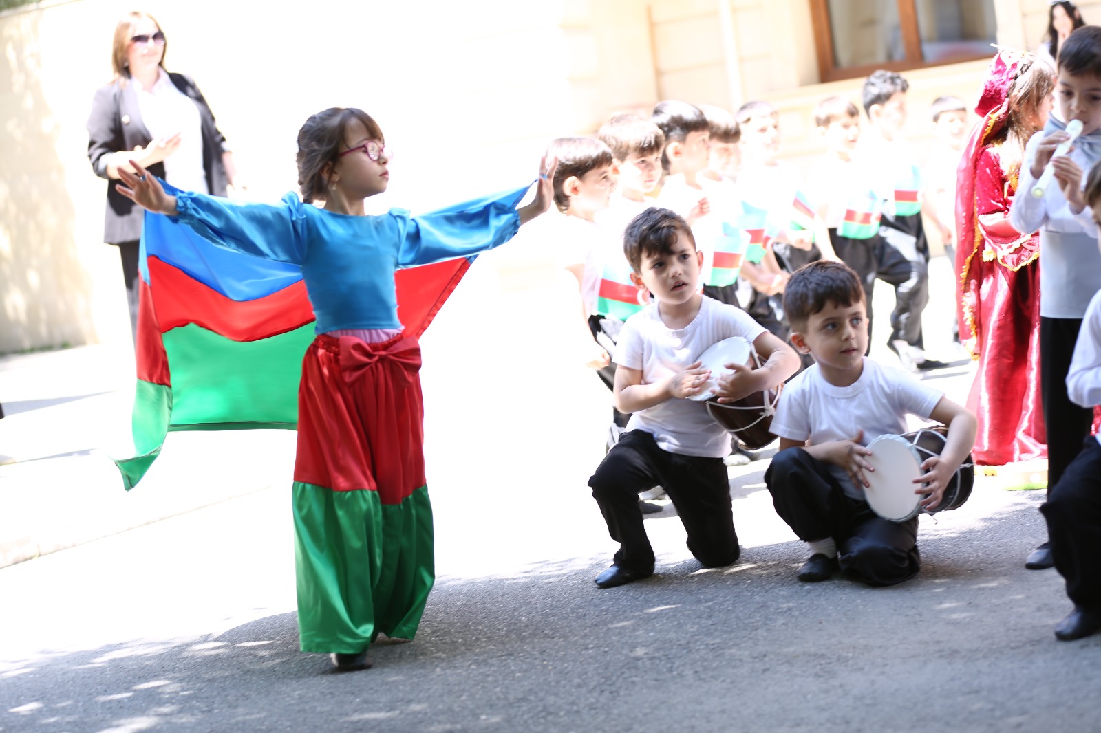 “Tələbələrimizə oynamağı öyrədirik” – ADPU-da keçirilən festivaldan REPORTAJ