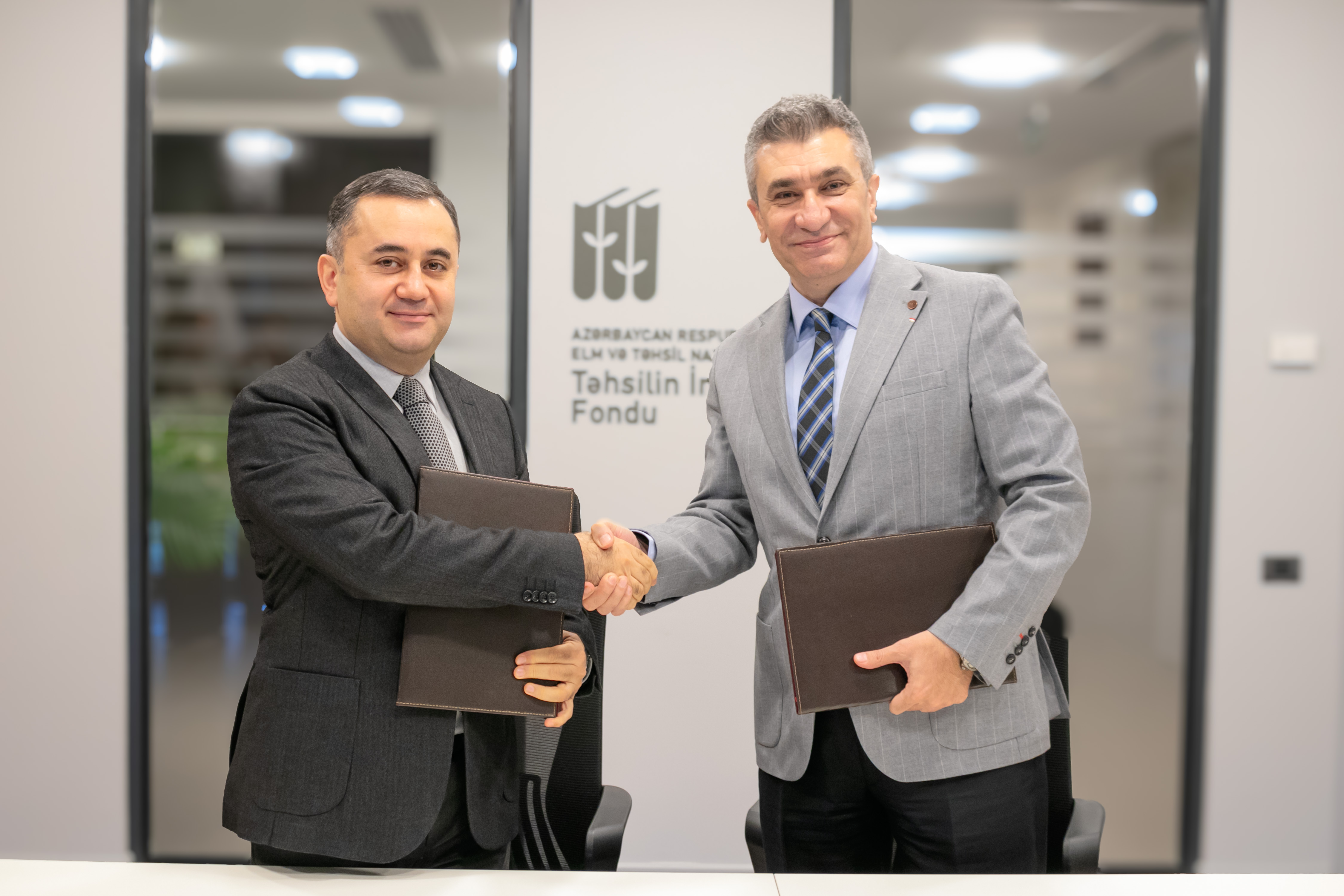 “TələbəPlus” çərçivəsində ilk alış-veriş mərkəzi ilə əməkdaşlıq müqaviləsi imzalanıb