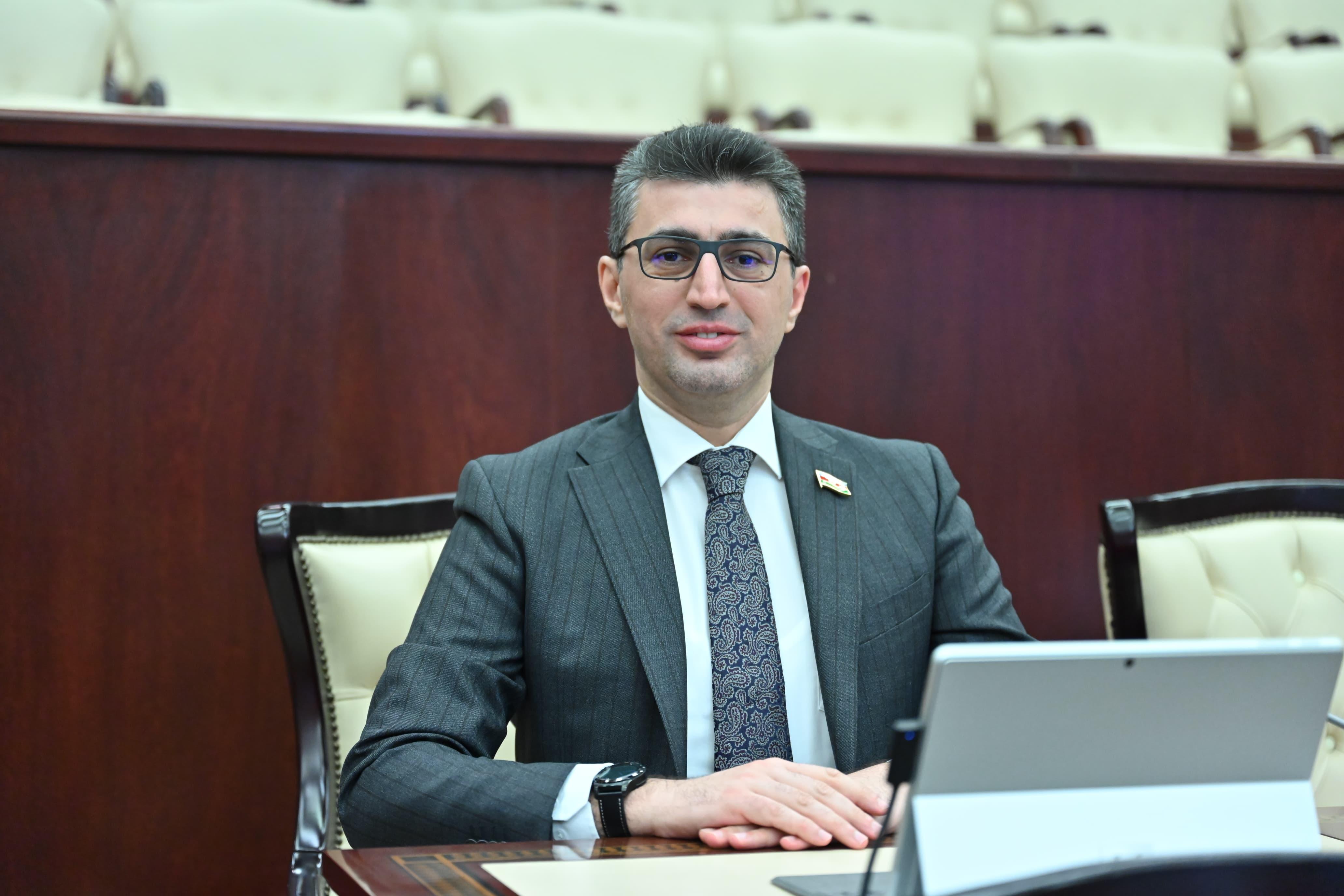 Tətbiqi elmlərə yönəlmiş layihələrin dəstəklənməsi asanlaşacaq – Deputat 