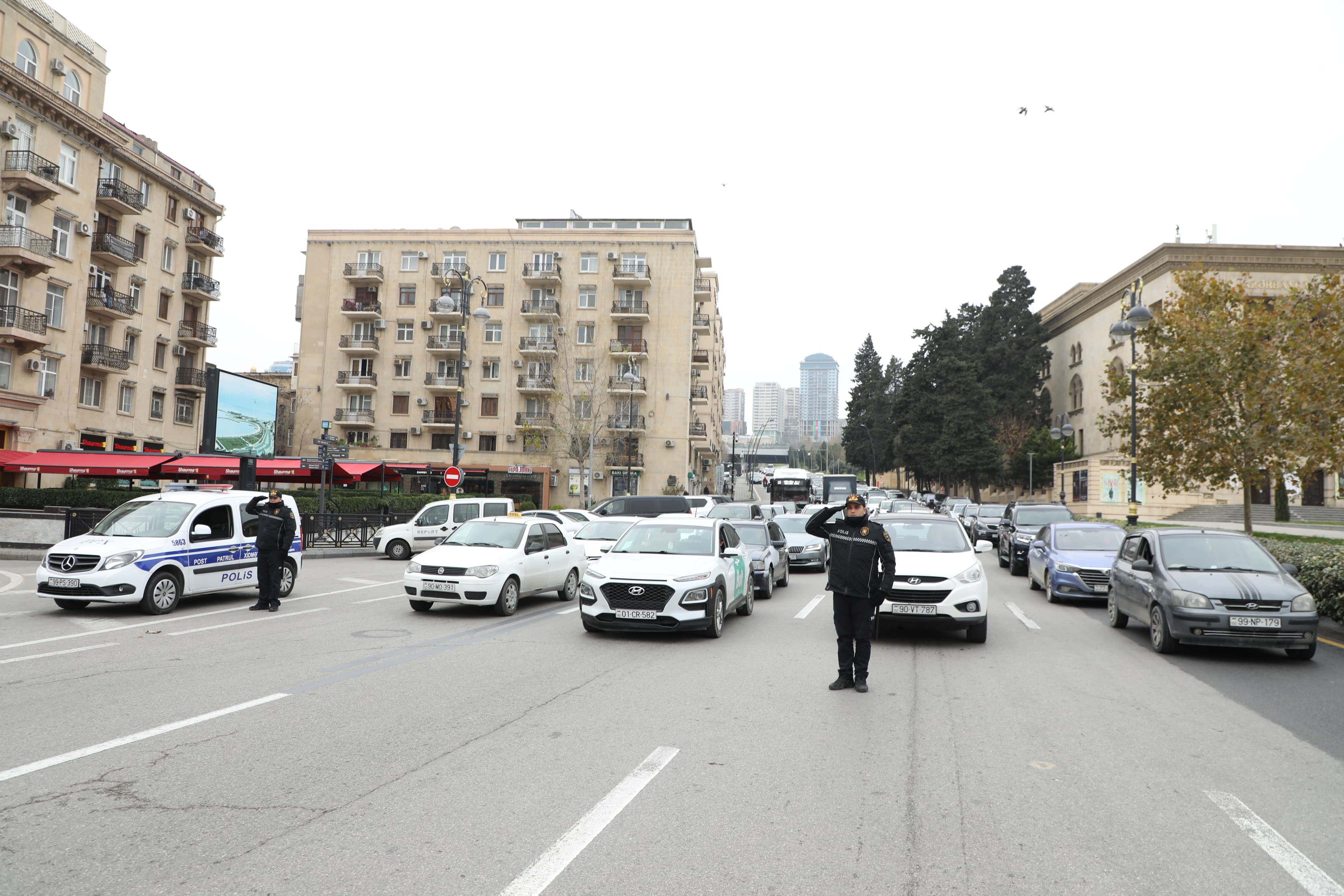 Təyyarə qəzasında həyatını itirən insanların xatirəsi yad edilib
