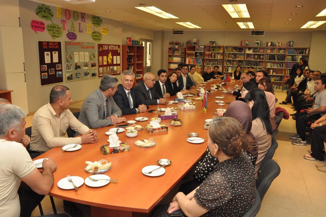 Türkiyəli qonaqlar Mübariz İbrahimov adına Bağça-Məktəb-Lisey Kompleksində olublar