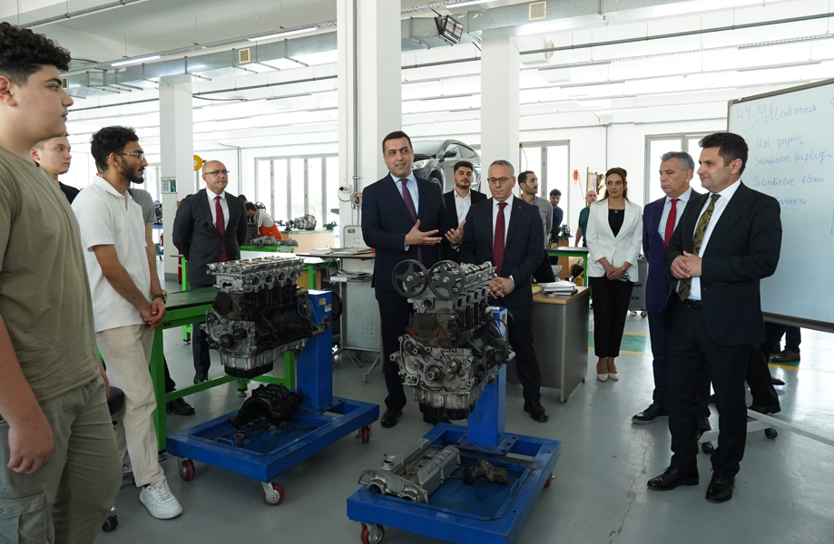 Türkiyənin peşə ixtisası üzrə 47 dərsliyi Azərbaycan dilinə uyğunlaşdırılır 