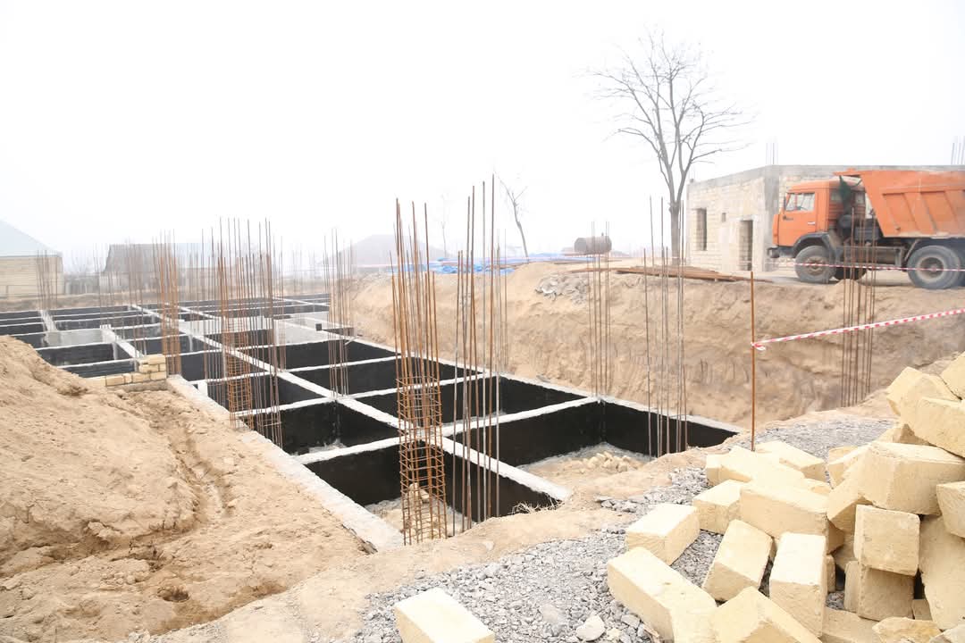 Ucqar kənddə yeni məktəb binası tikilir 