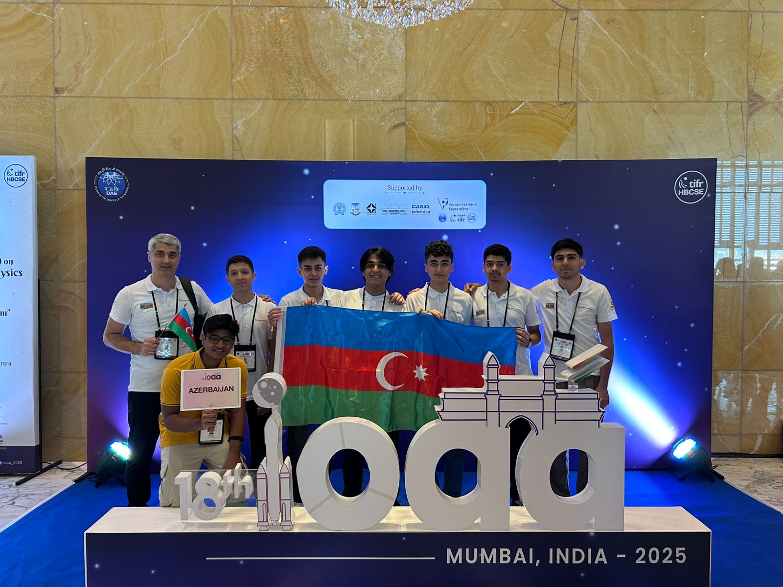 Ulduzlara doğru: Yeniyetmələrimizin elm arenasındakı parlaq uğuru