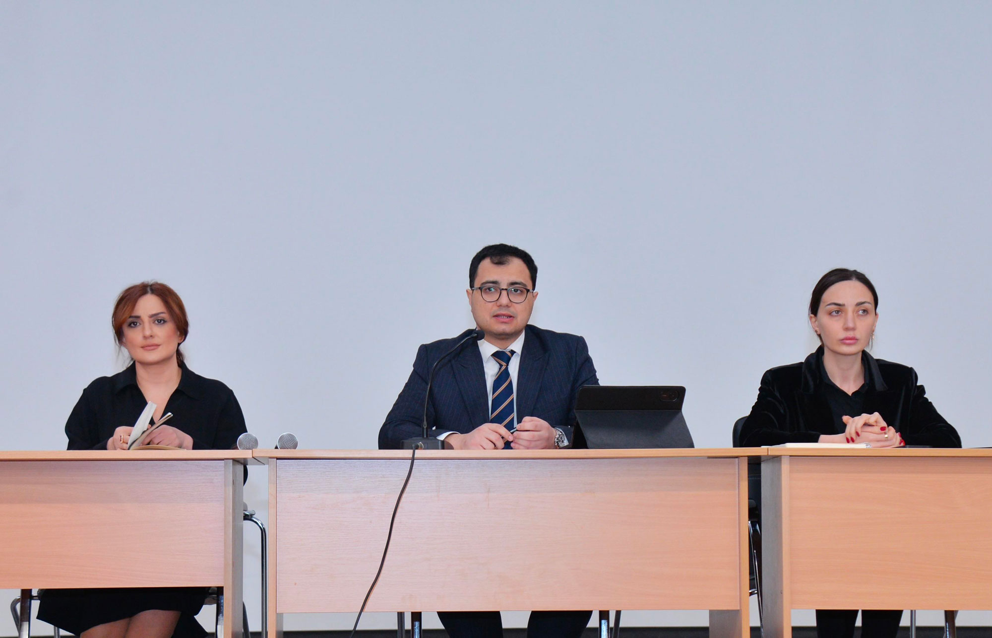 Ümumi təhsil müəssisələrinin rəhbərləri ilə görüş keçirilib