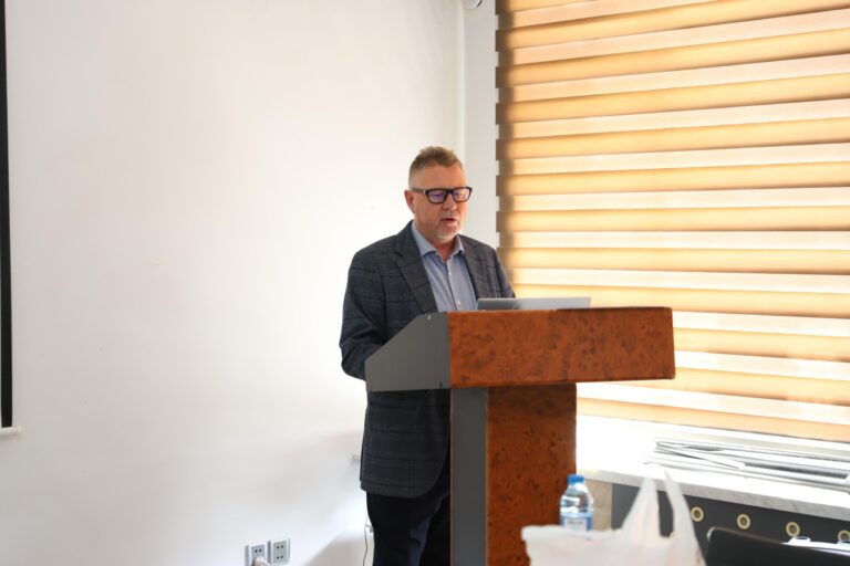 Ümumi təhsilin dövlət standartlarının dəyişdirilməsi ilə bağlı müzakirə aparılıb