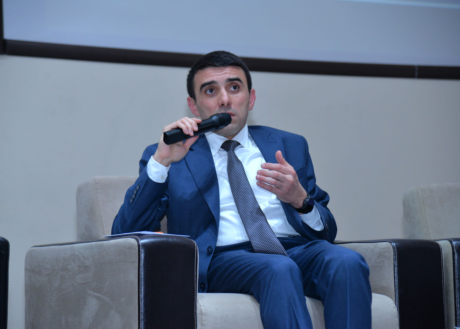 Ümumtəhsil məktəblərinin inkişafı mövzusunda panel müzakirə keçirilib