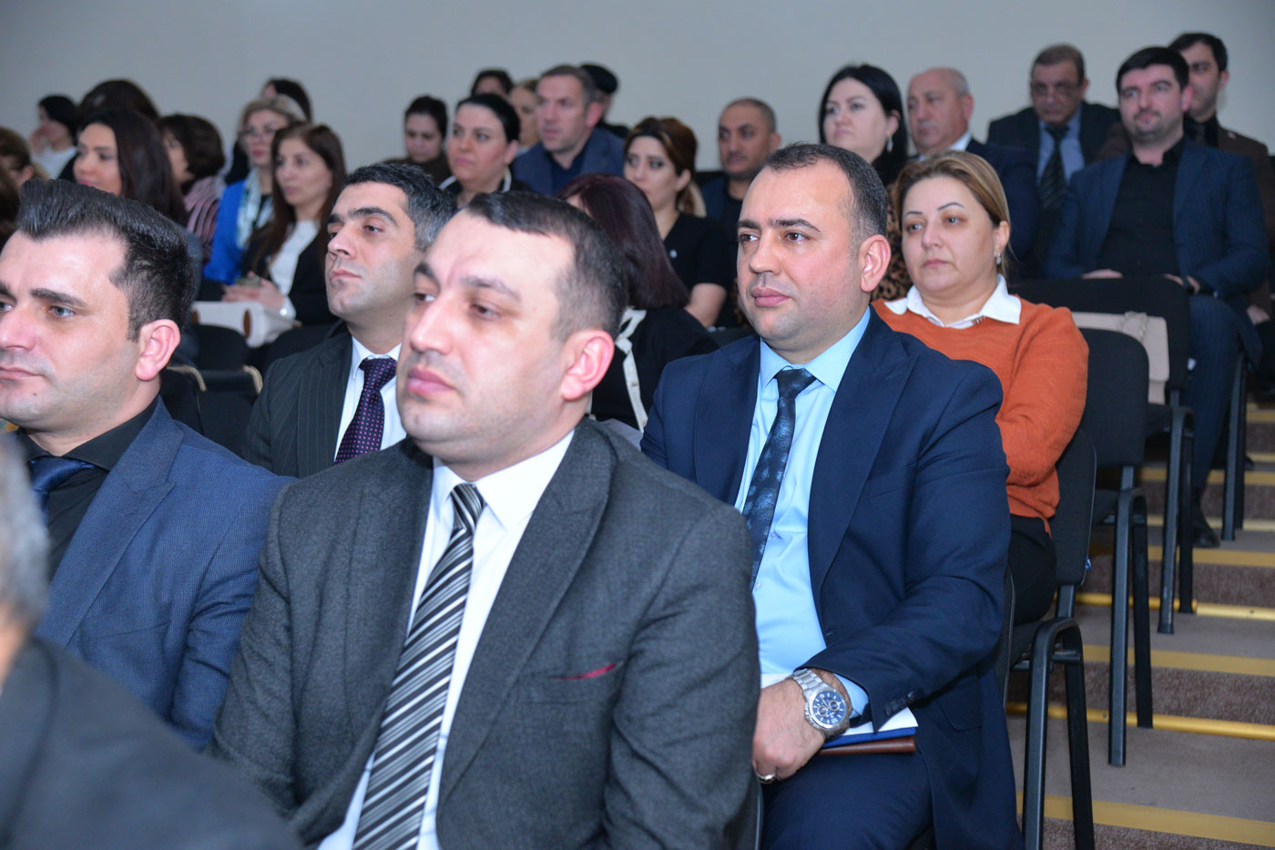 Ümumtəhsil məktəblərinin inkişafı mövzusunda panel müzakirə keçirilib