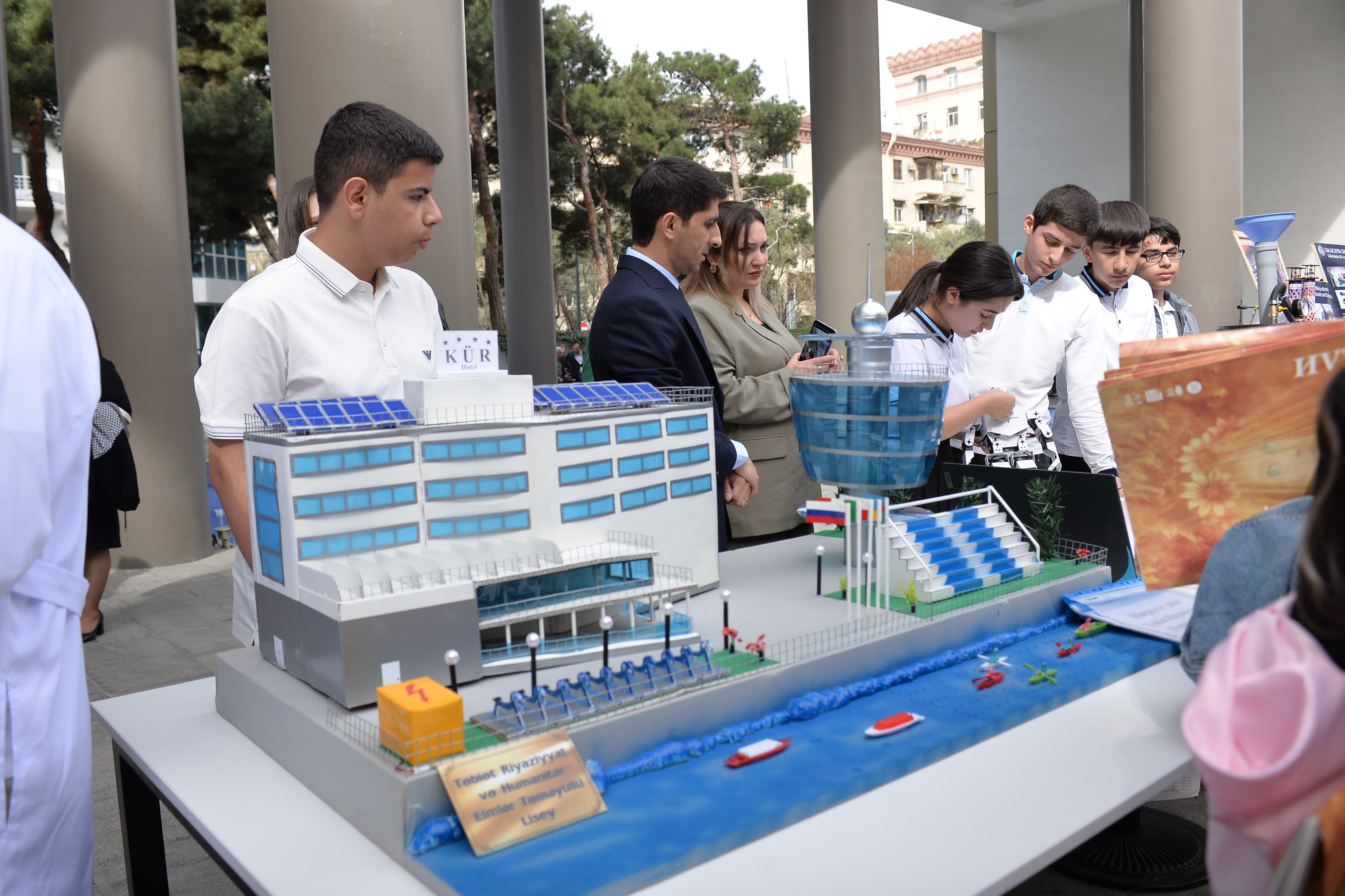 UNEC-də “Elm Festivalı 2025” keçirilir – FOTOLAR