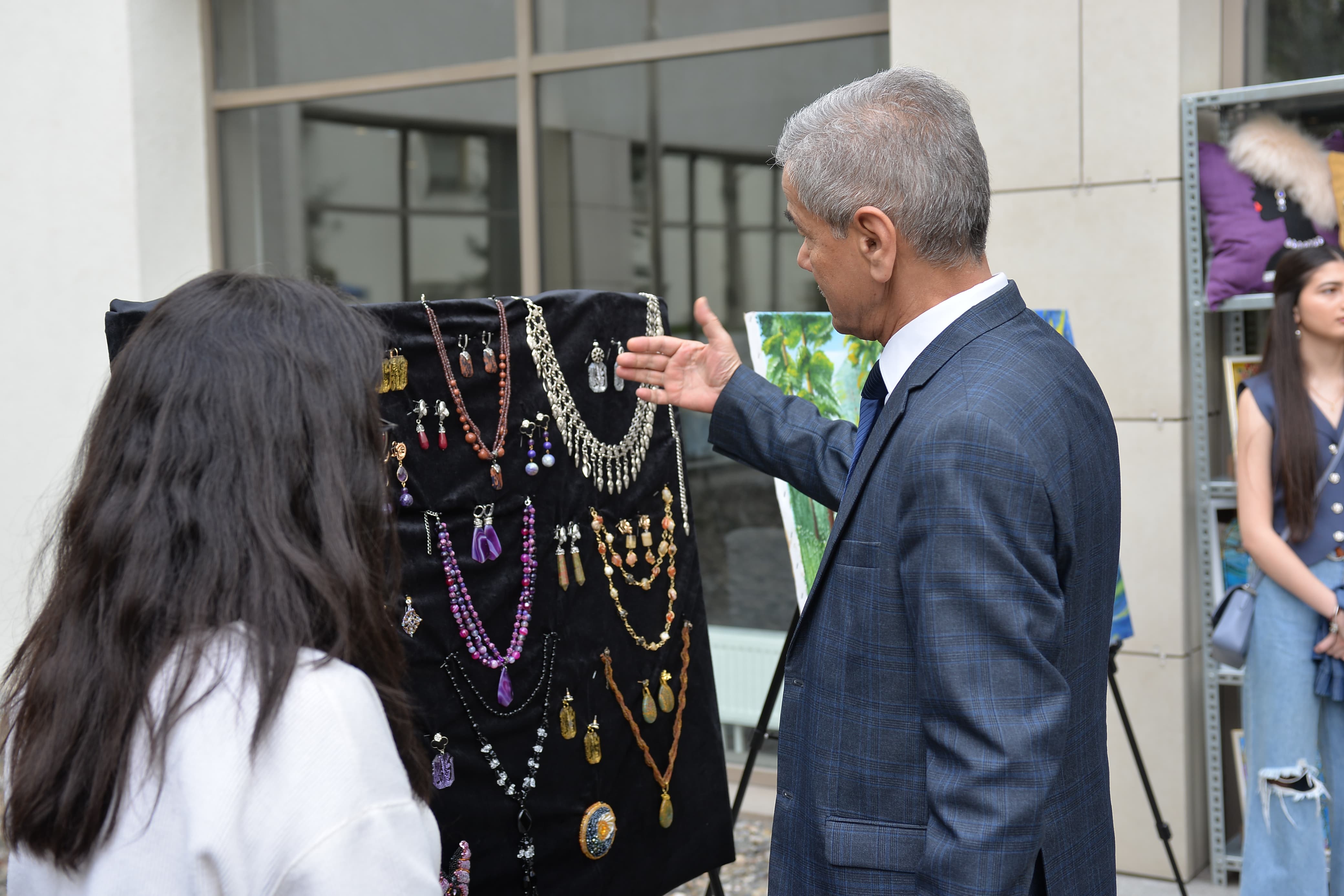 UNEC-də “Elm Festivalı 2025” keçirilir – FOTOLAR