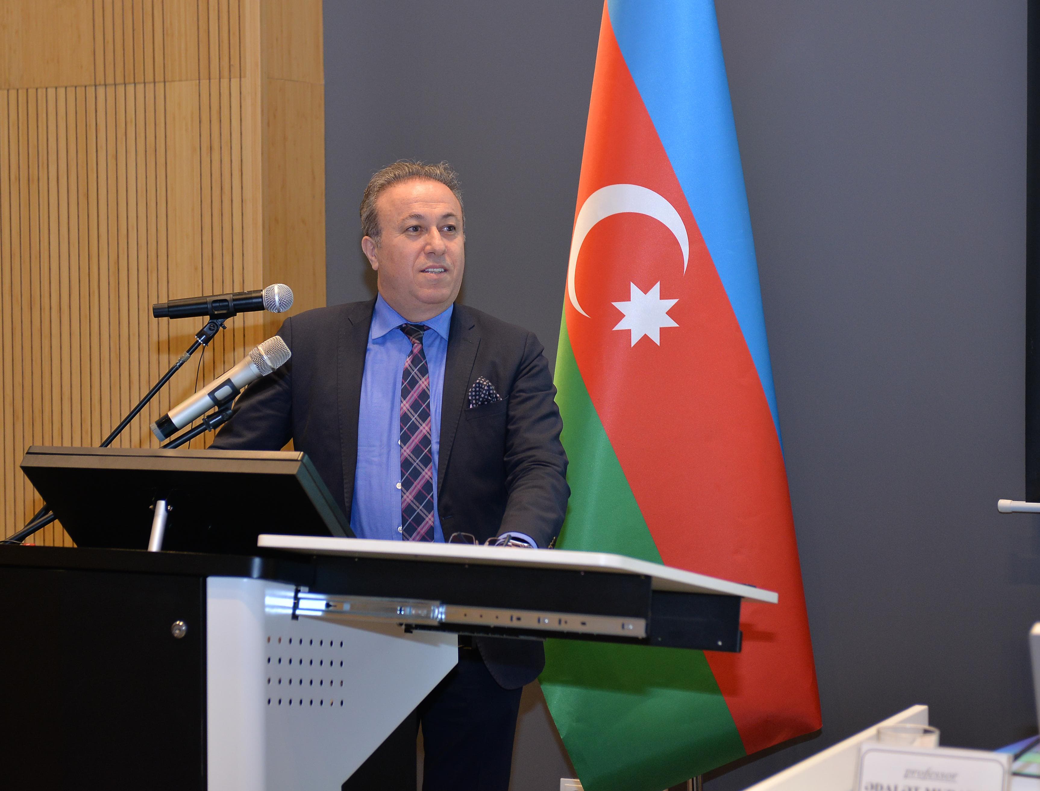 UNEC-də Elm Festivalı keçirilib