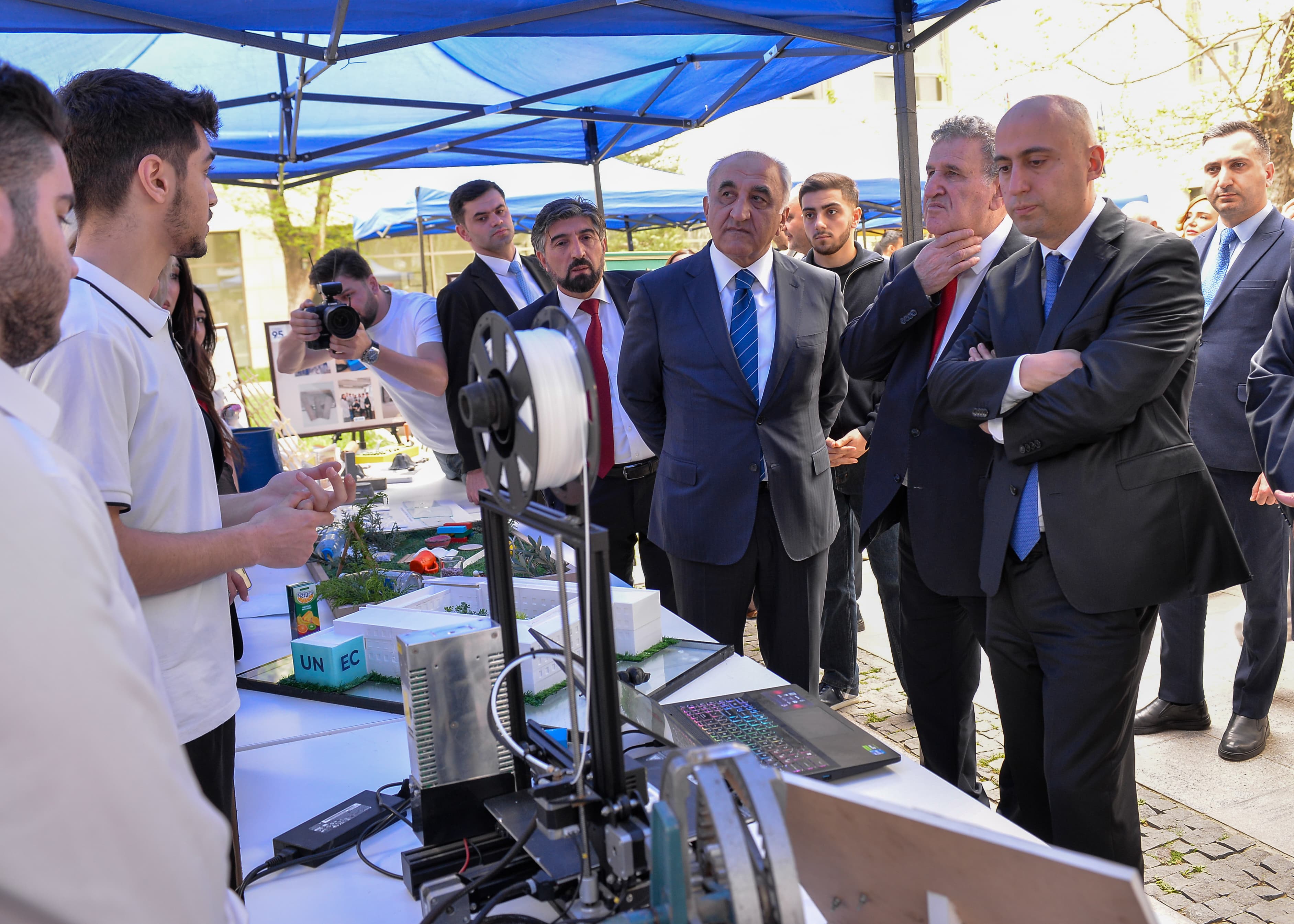 UNEC-də Elm Festivalı keçirilib