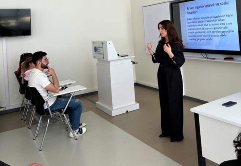 UNEC-də “Erkən nikahın mənfi nəticələri” mövzusunda maarifləndirici tədbir baş tutub