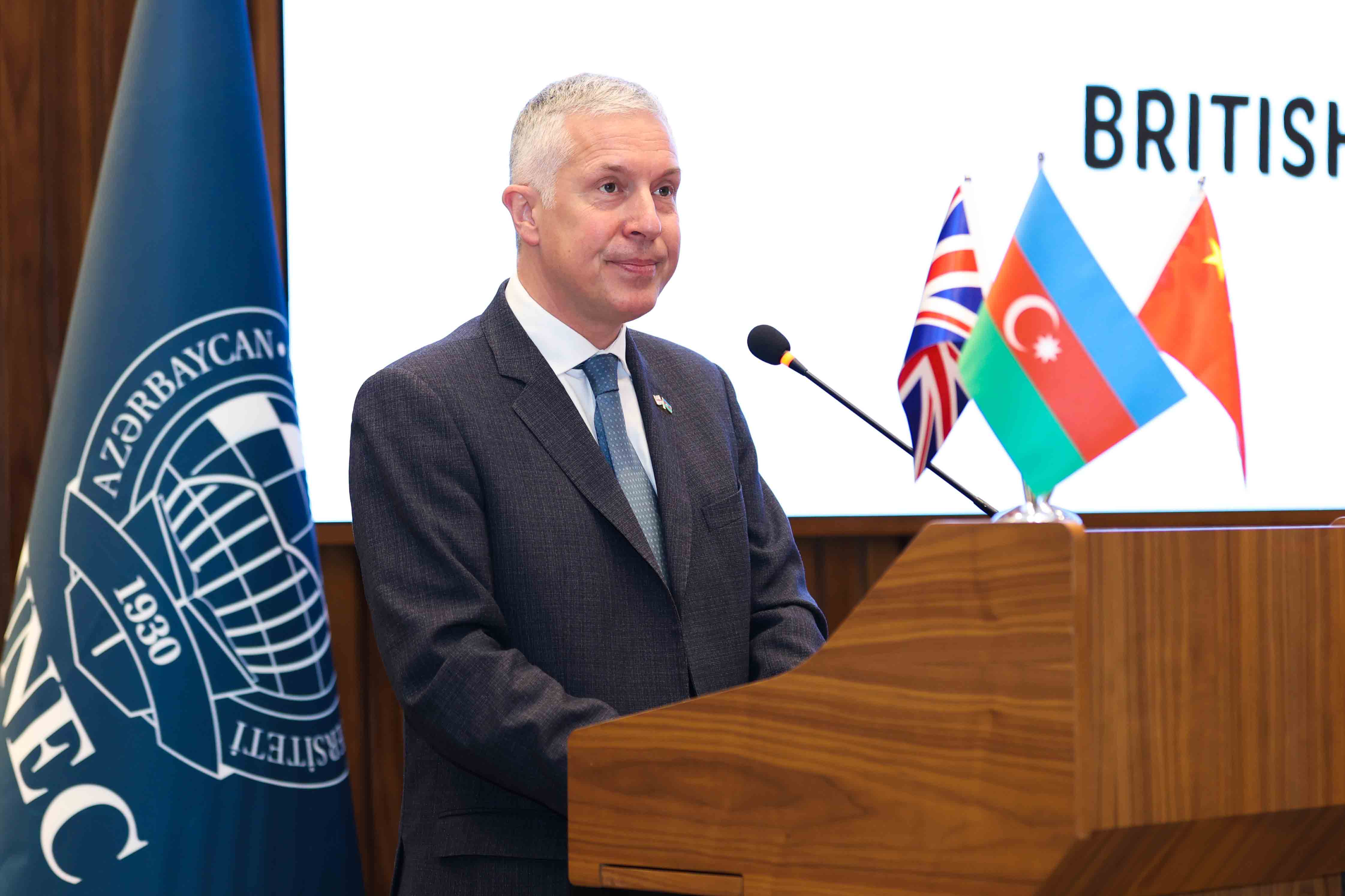 UNEC-də III Xarici Dil Müəllimləri Forumu keçirilib