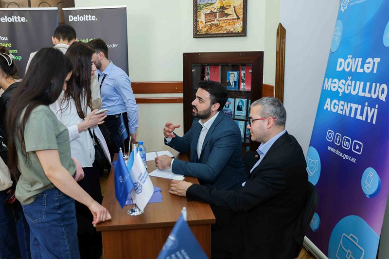 UNEC-də XVI Karyera Yarmarkası keçirilib