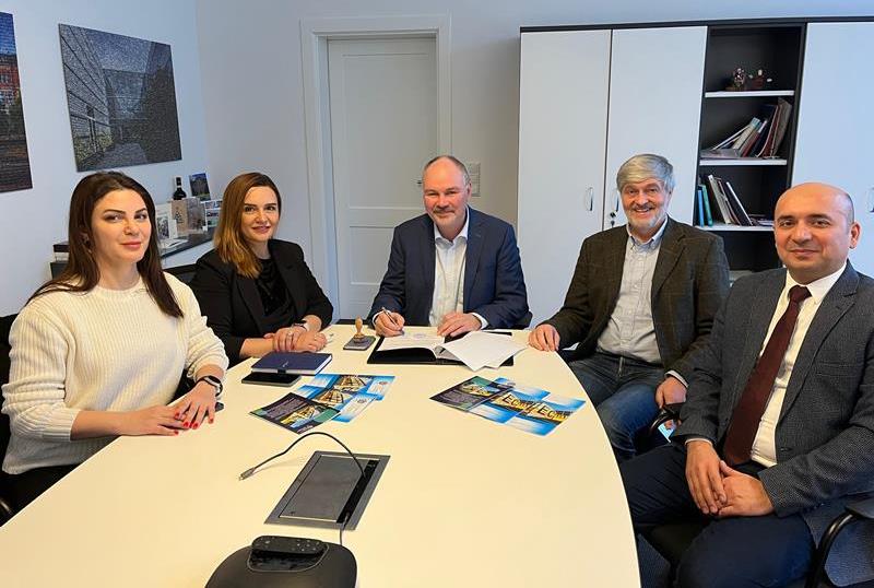 UNEC ilə Almaniya universiteti arasında tədqiqatla bağlı memorandum imzalanıb 