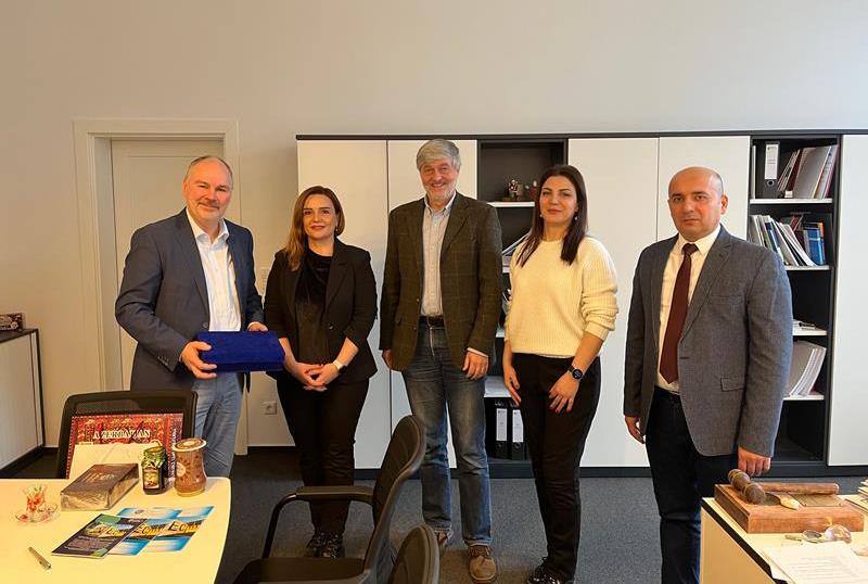 UNEC ilə Almaniya universiteti arasında tədqiqatla bağlı memorandum imzalanıb