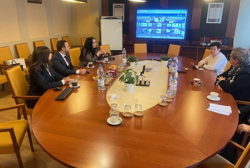 UNEC Macarıstanın Milton Fridman Universiteti ilə əməkdaşlığa başlayır 