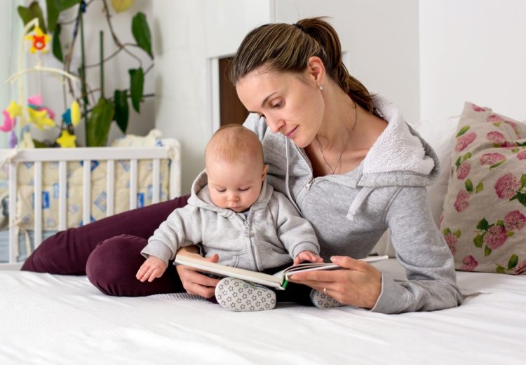 Uşağa kitab oxuyun 