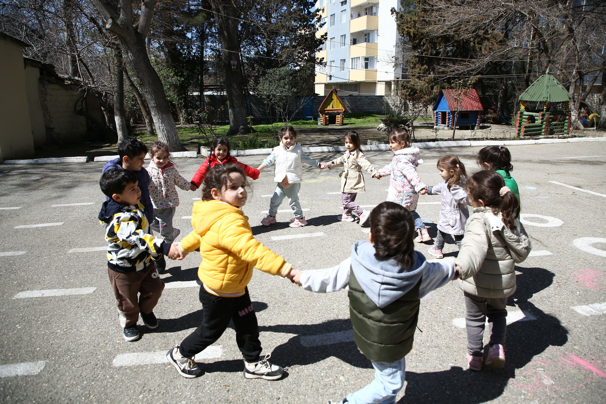 Uşaqlar oktyabradək qış, mayadək yay geyimləri ilə təmin olunmalıdır – TƏLƏBLƏR 