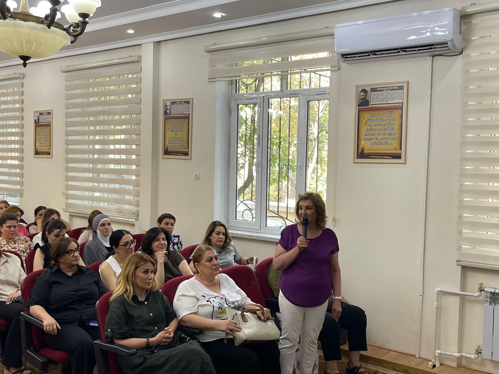 Vaşinqton Universitetinin professoru Pedaqoji Kollecdə seminar keçirib