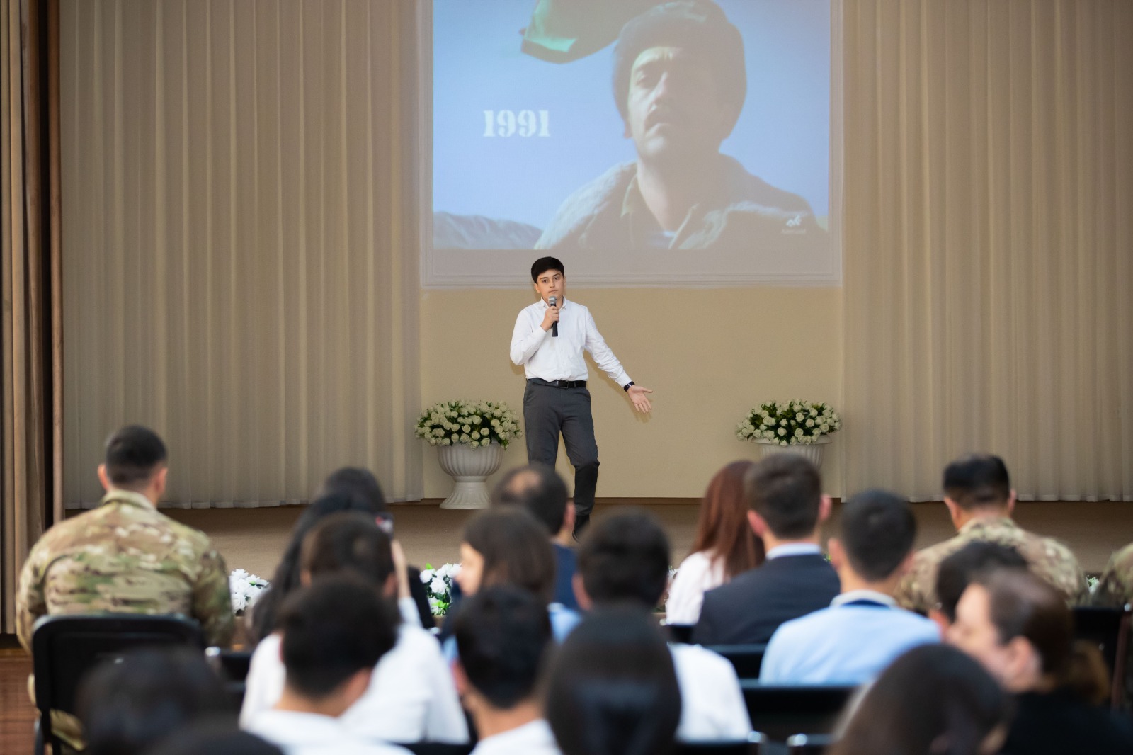 Vətən müharibəsi iştirakçıları ilə məktəblilərin görüşü təşkil edilib