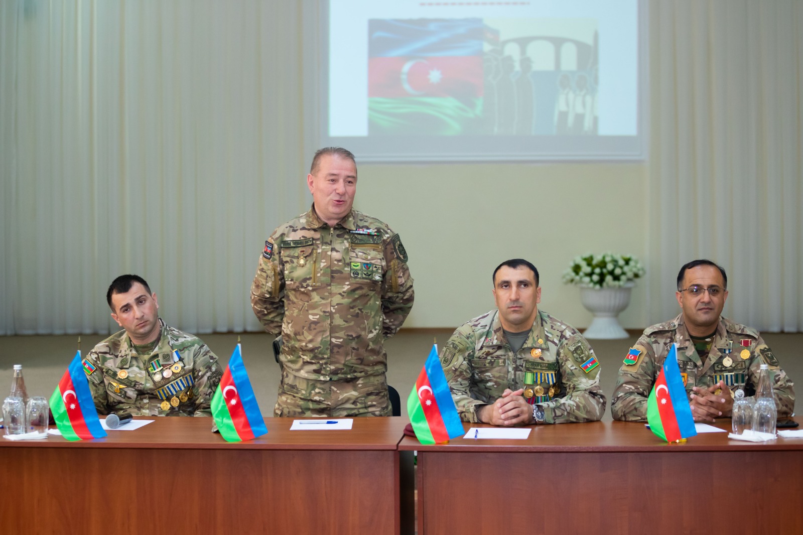 Vətən müharibəsi iştirakçıları ilə məktəblilərin görüşü təşkil edilib