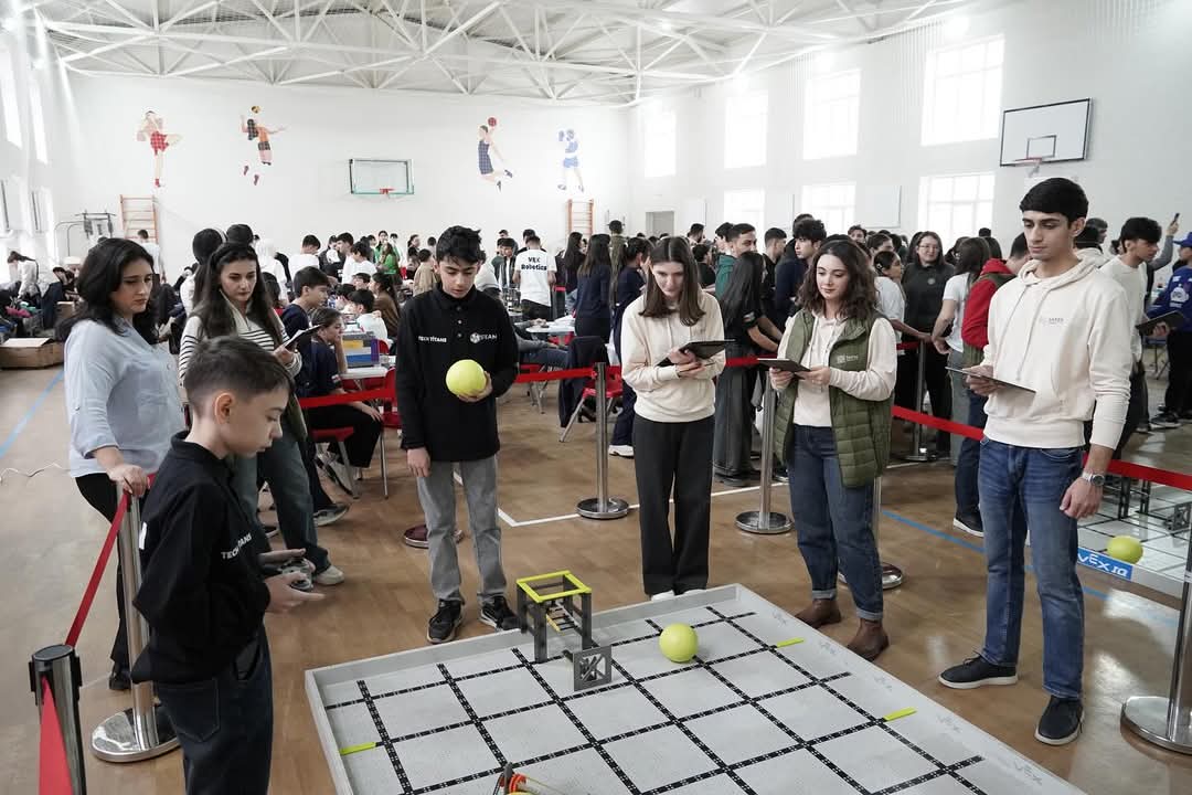 “VEX Robotics” yarışlarının Respublika turniri olub