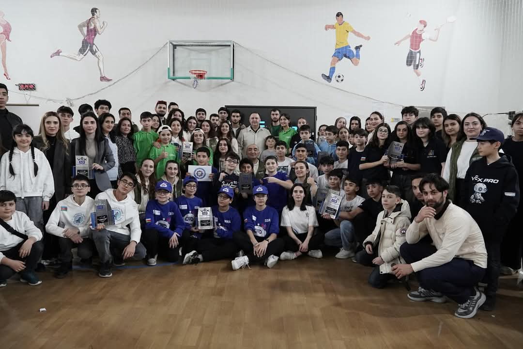 “VEX Robotics” yarışlarının Respublika turniri olub