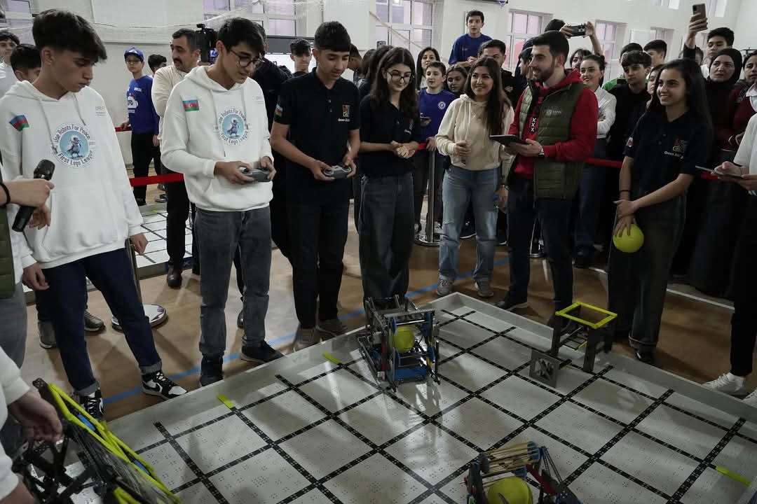 “VEX Robotics” yarışlarının Respublika turniri olub
