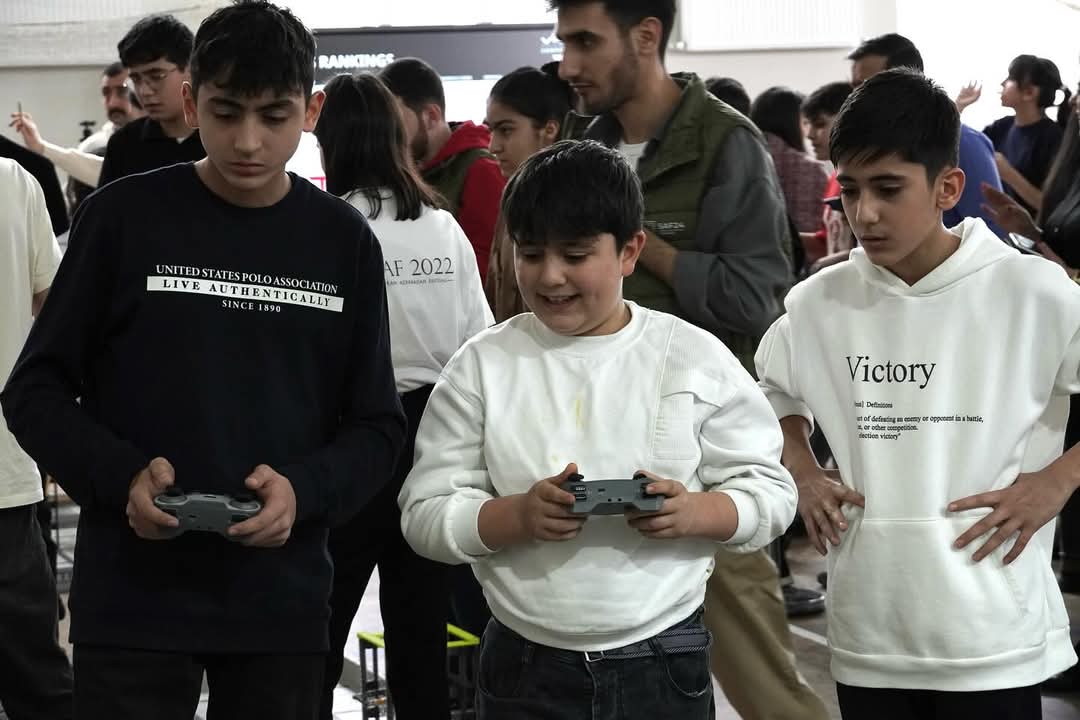 “VEX Robotics” yarışlarının Respublika turniri olub