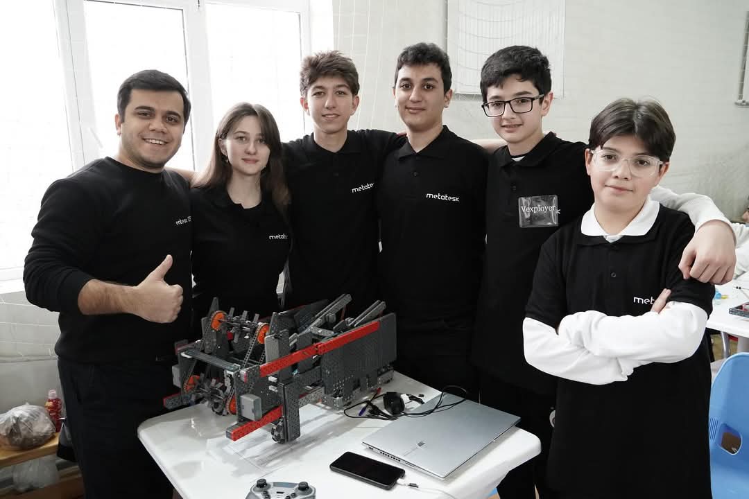 “VEX Robotics” yarışlarının Respublika turniri olub