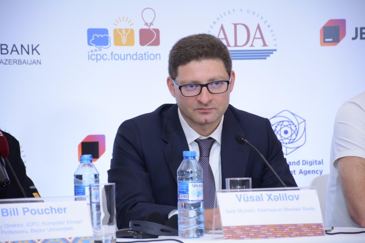 Vüsal Xəlilov: Rəqəmsal xidmət sahəsində ixtisaslaşmış kadrlara böyük ehtiyac var 