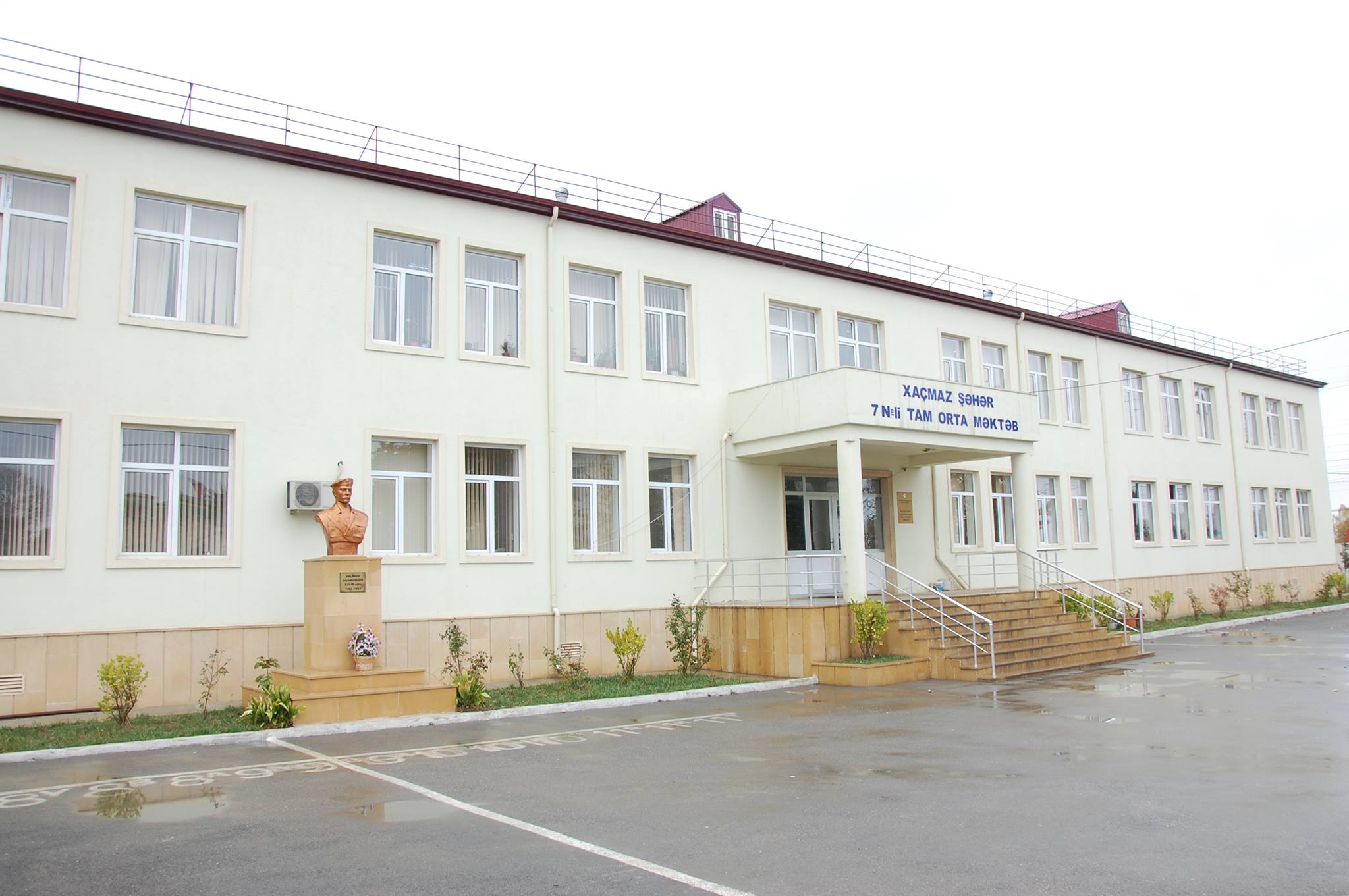 Xaçmazda yenilənən məktəbə şagird qəbulu elan olunur 