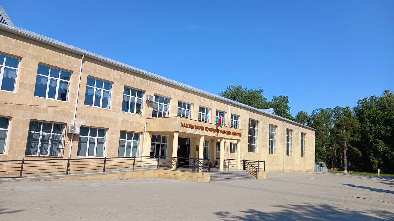 Xaldan məktəbinin məzunları 33 ildən sonra yenidən parta arxasında – FOTOLAR