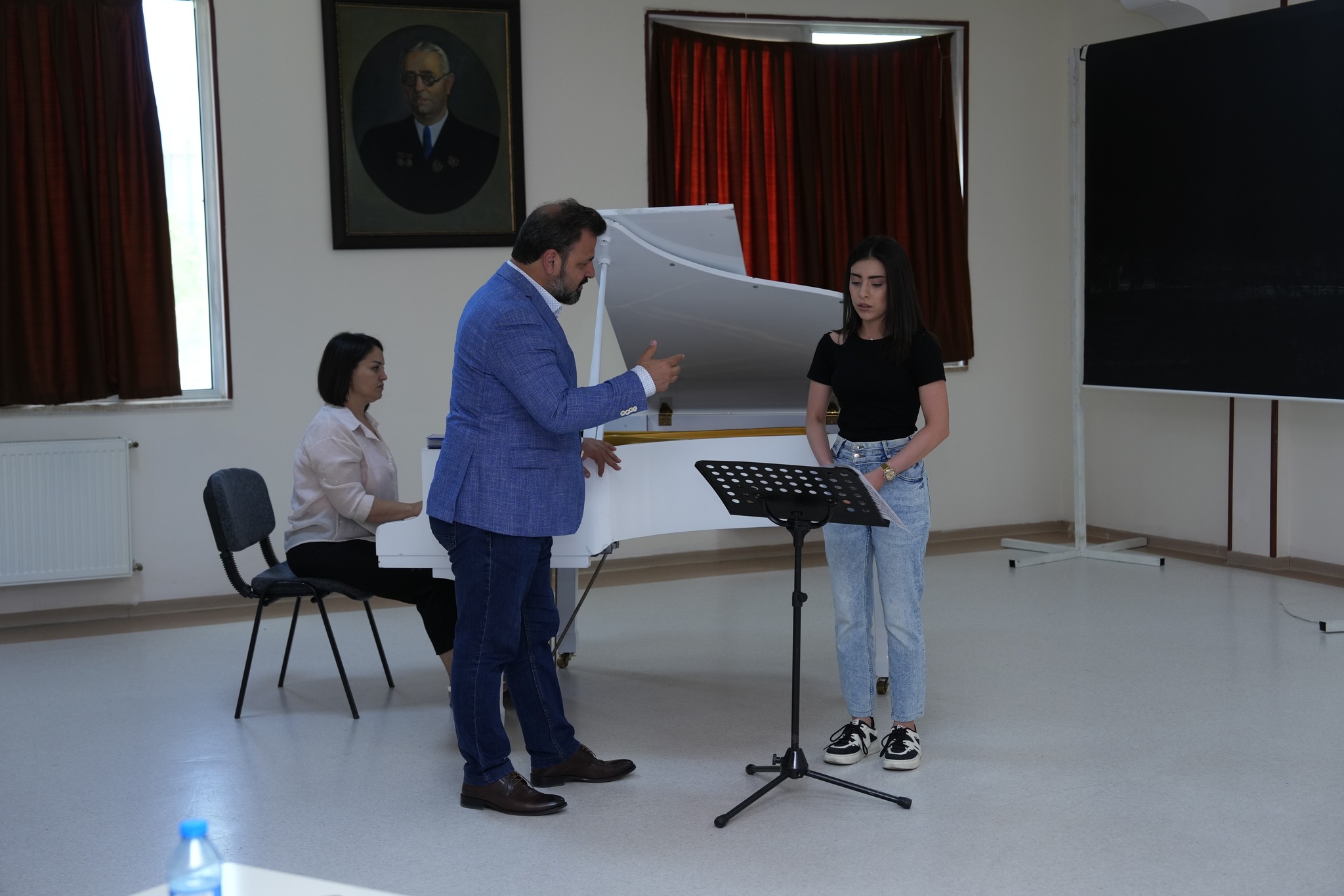 Xalq artisti Samir Cəfərov NDU-da tələbələrə ustad dərsi keçib