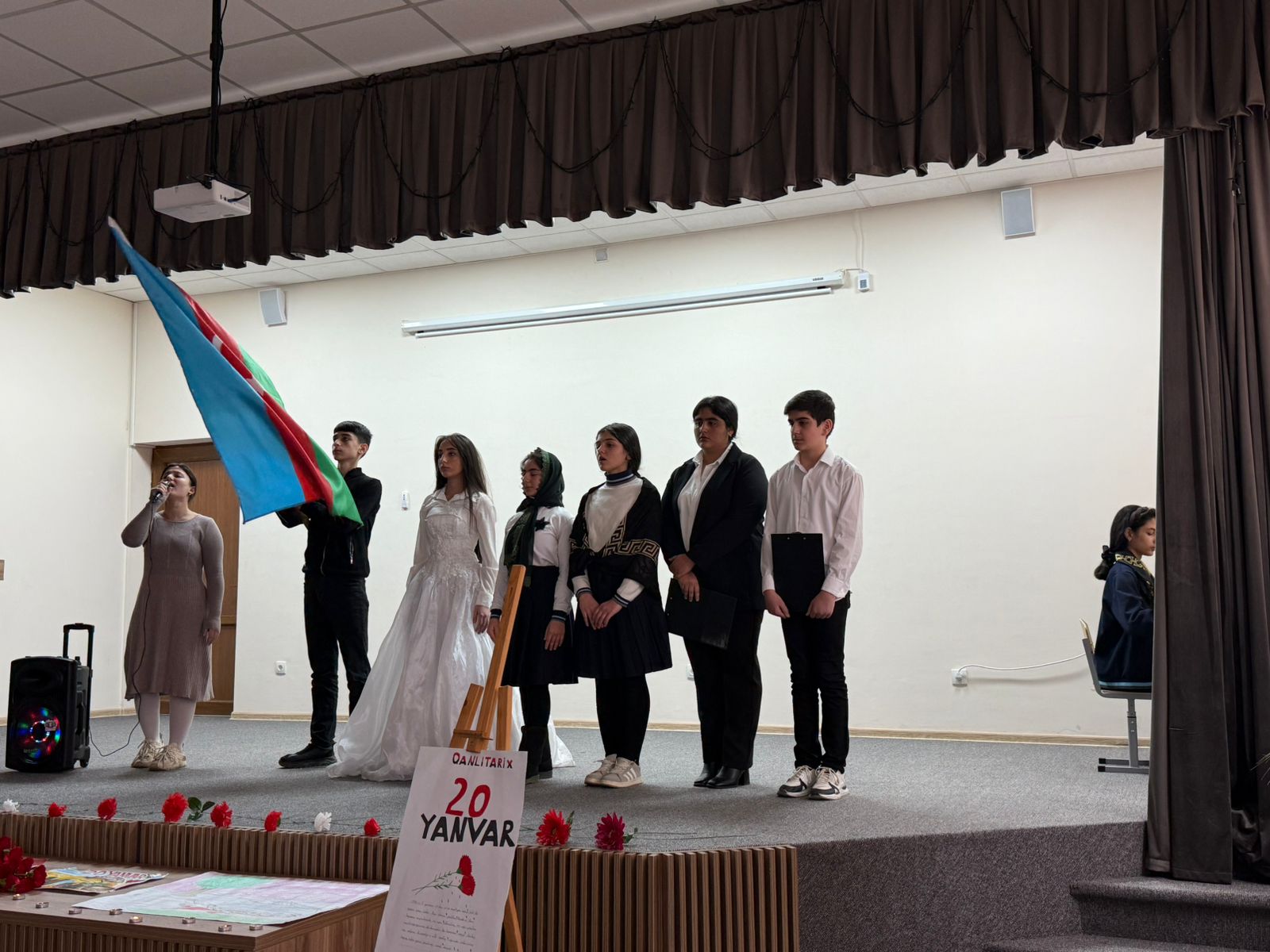 Xankəndi məktəbində ilk dəfə 20 Yanvar faciəsinin qurbanları anıldı 