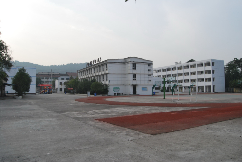 Xeyirxahlıq təcəssümünə çevrilən məktəb: Houbada şagirdlər Azərbaycanın yardımını minnətdarlıqla xatırlayırlar