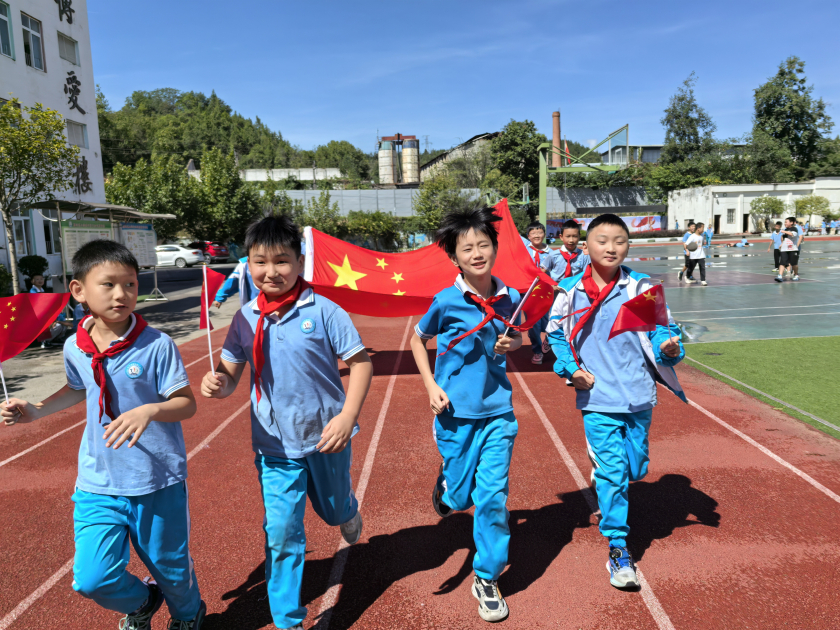 Xeyirxahlıq təcəssümünə çevrilən məktəb: Houbada şagirdlər Azərbaycanın yardımını minnətdarlıqla xatırlayırlar