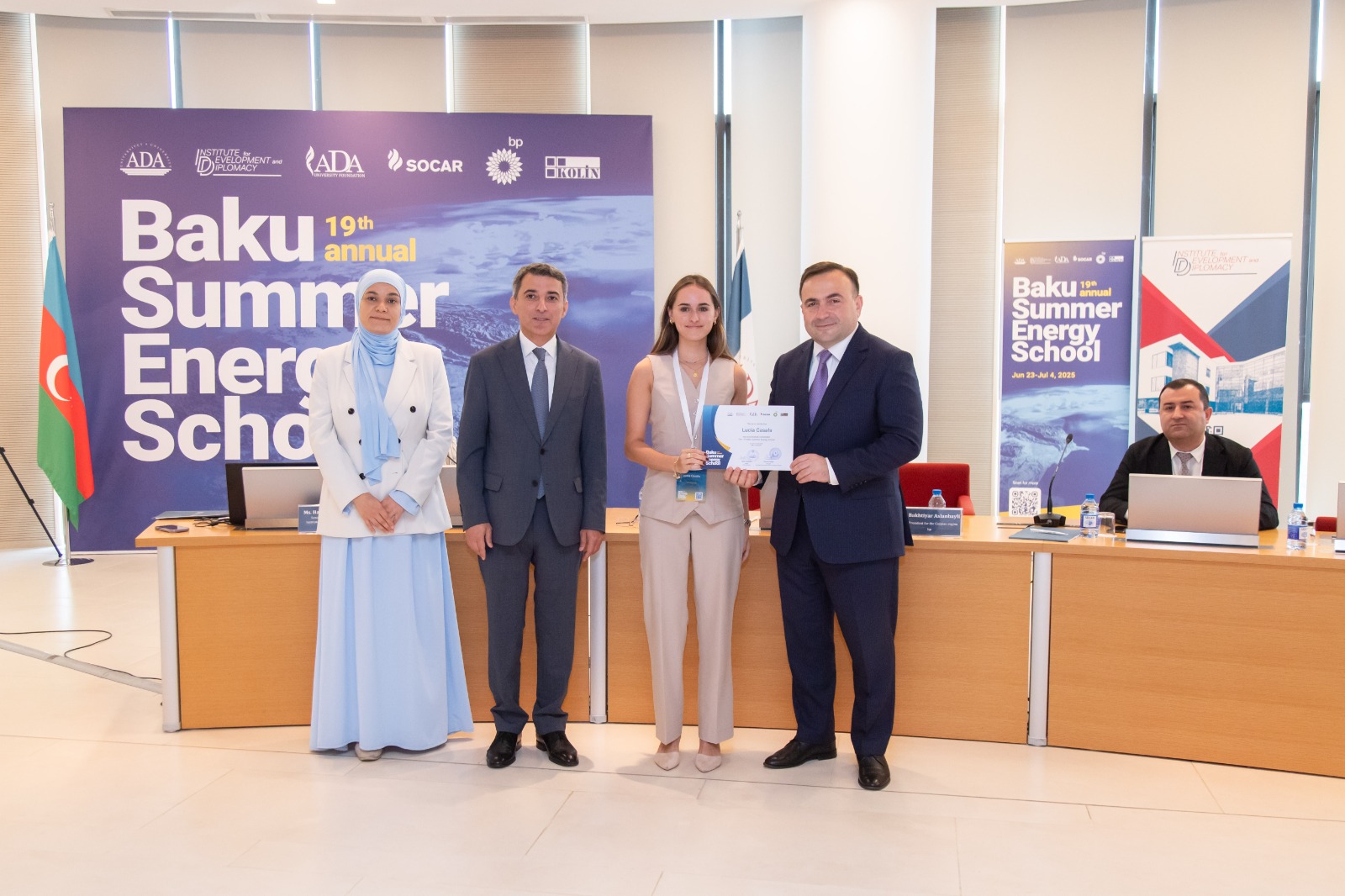 XIX Bakı Yay Enerji Məktəbinin buraxılış mərasimi keçirilib