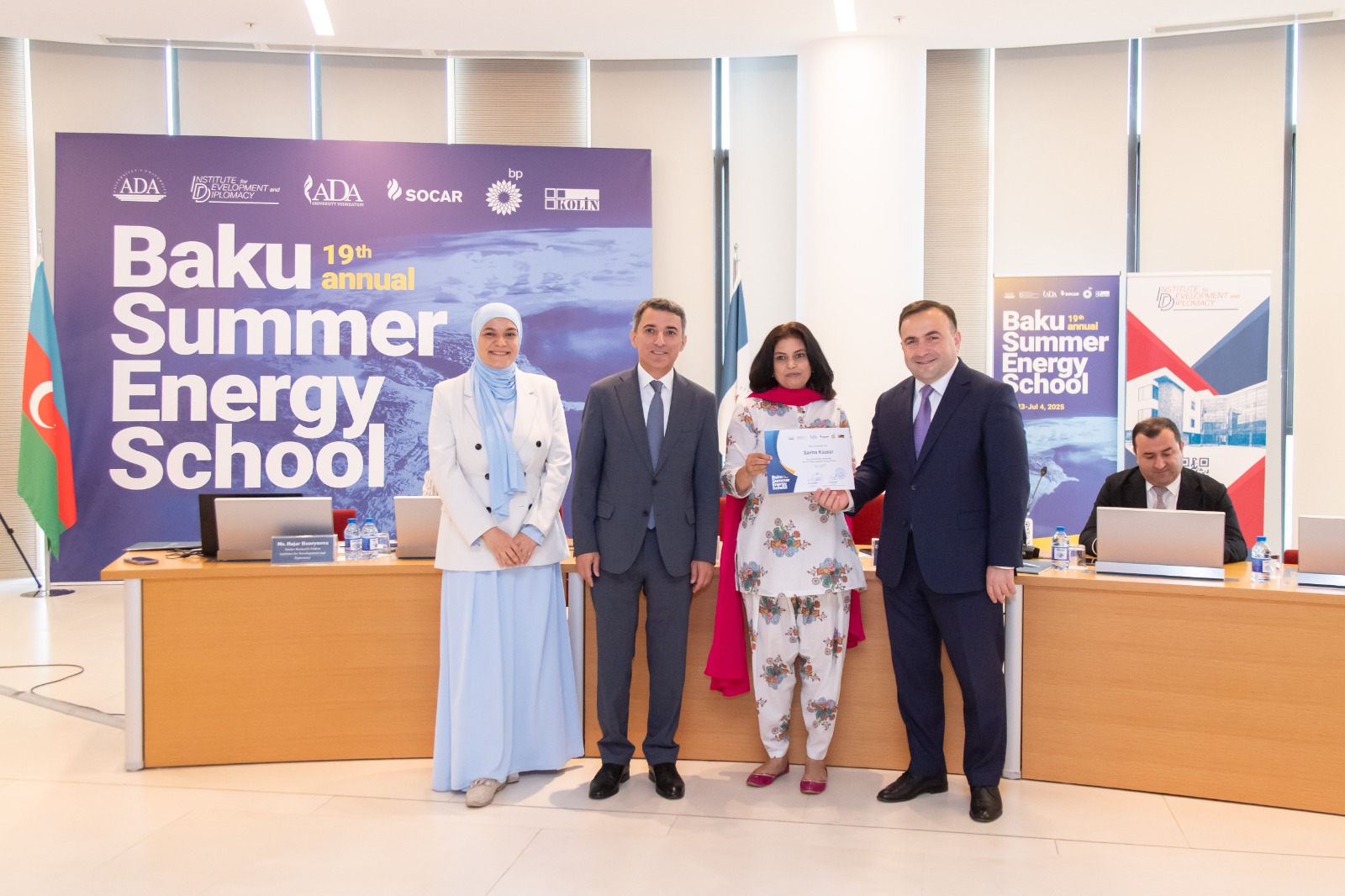 XIX Bakı Yay Enerji Məktəbinin buraxılış mərasimi keçirilib