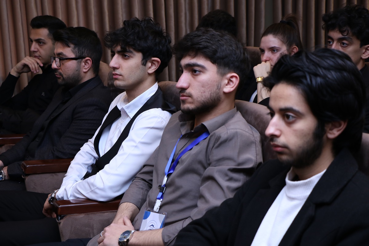 “Xocalı keçmişdən gələcəyə” – AzMİU-da Reza Deqati ilə görüş keçirilib