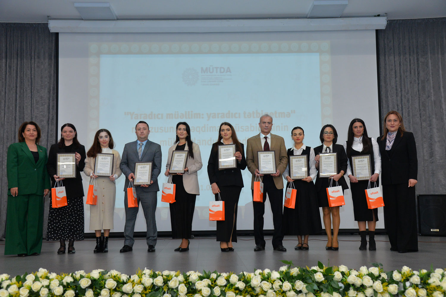 Yaradıcı müəllimlər təltif olunub