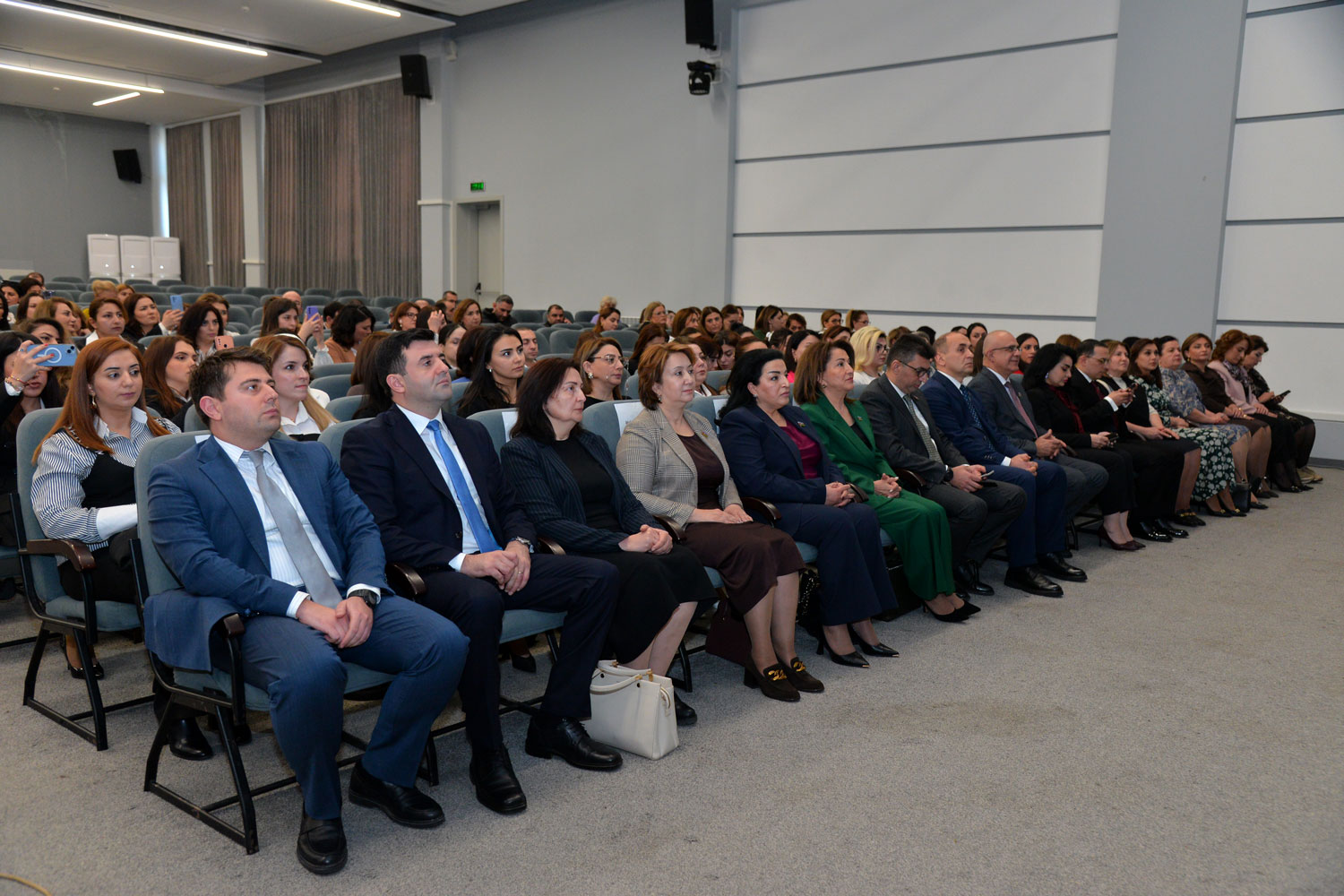 Yaradıcı müəllimlər təltif olunub