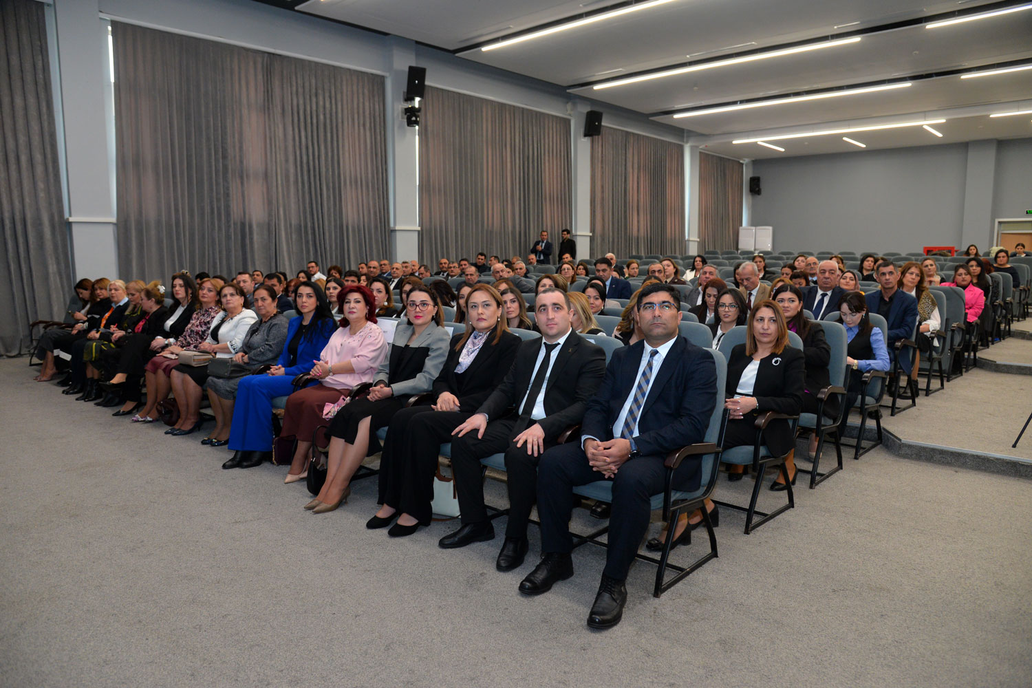 Yaradıcı müəllimlər təltif olunub