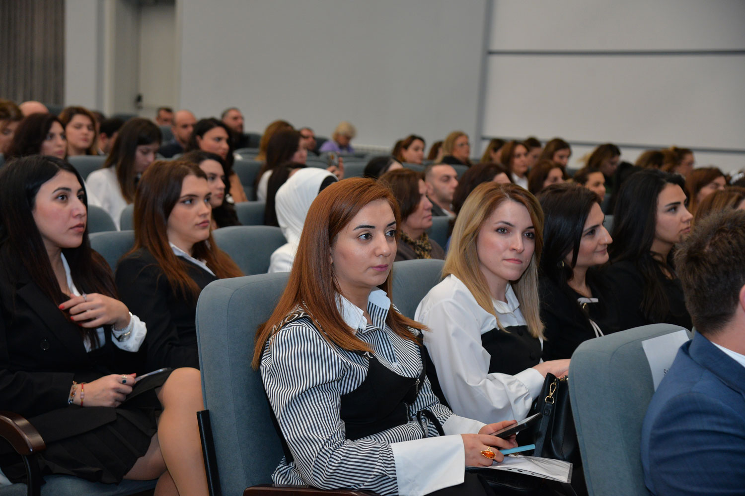 Yaradıcı müəllimlər təltif olunub