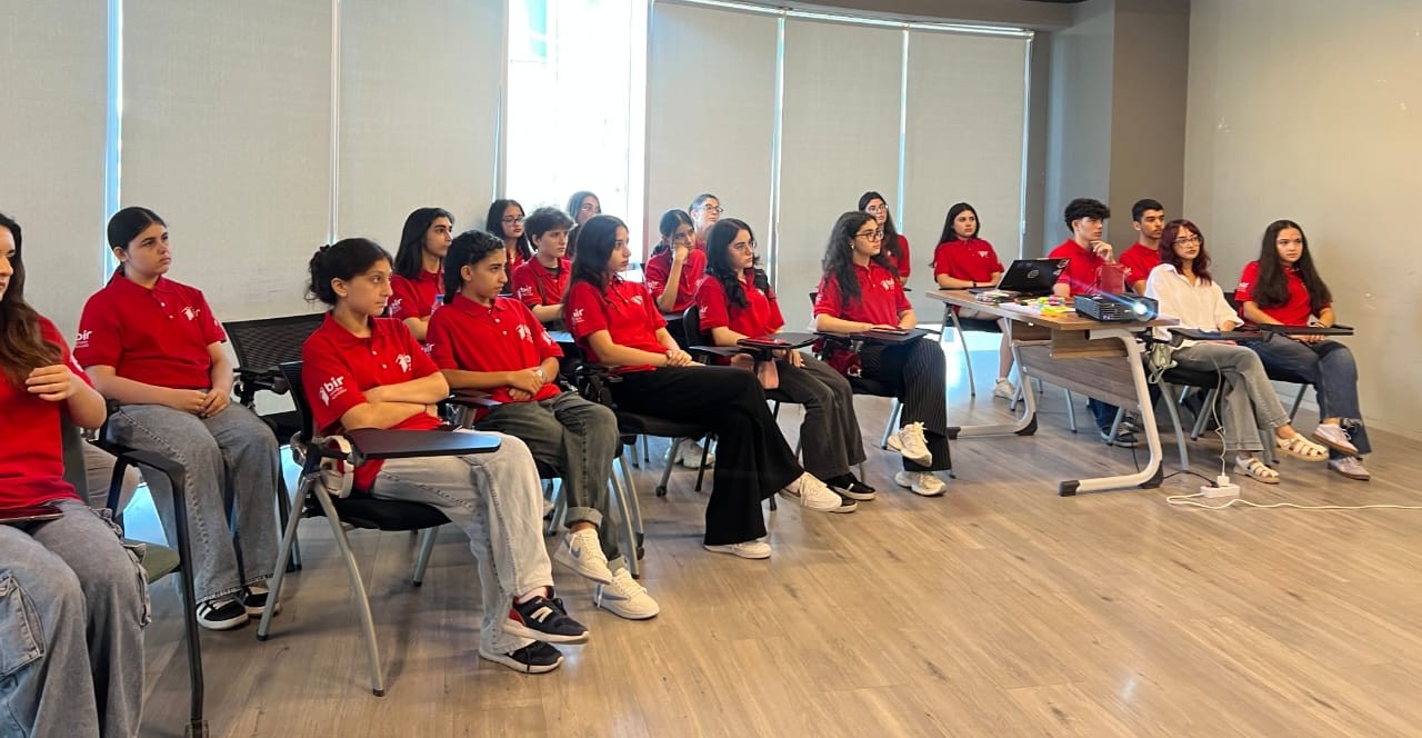 Yaşıl gələcək uğrunda: Təhsil və ekologiyada könüllü təşəbbüslər