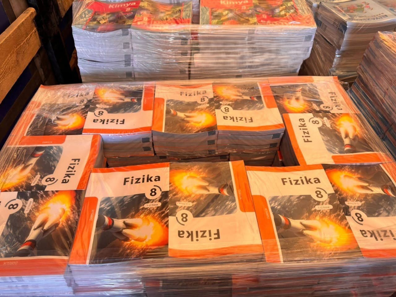 Yeni “Fizika” dərsliyində ilk dəfə QR kodlardan istifadə olunacaq 